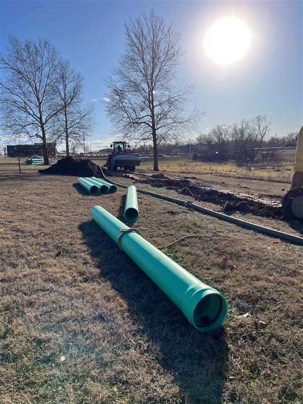 Green pipes, big equipment, and digging everywhere – what’s the scoop in Bolivar?